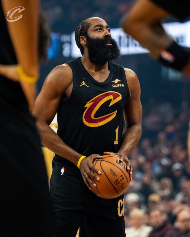 世界杯官网app下载-哈登骑士主场首秀只进1球 疯狂喂饼助队友创新高